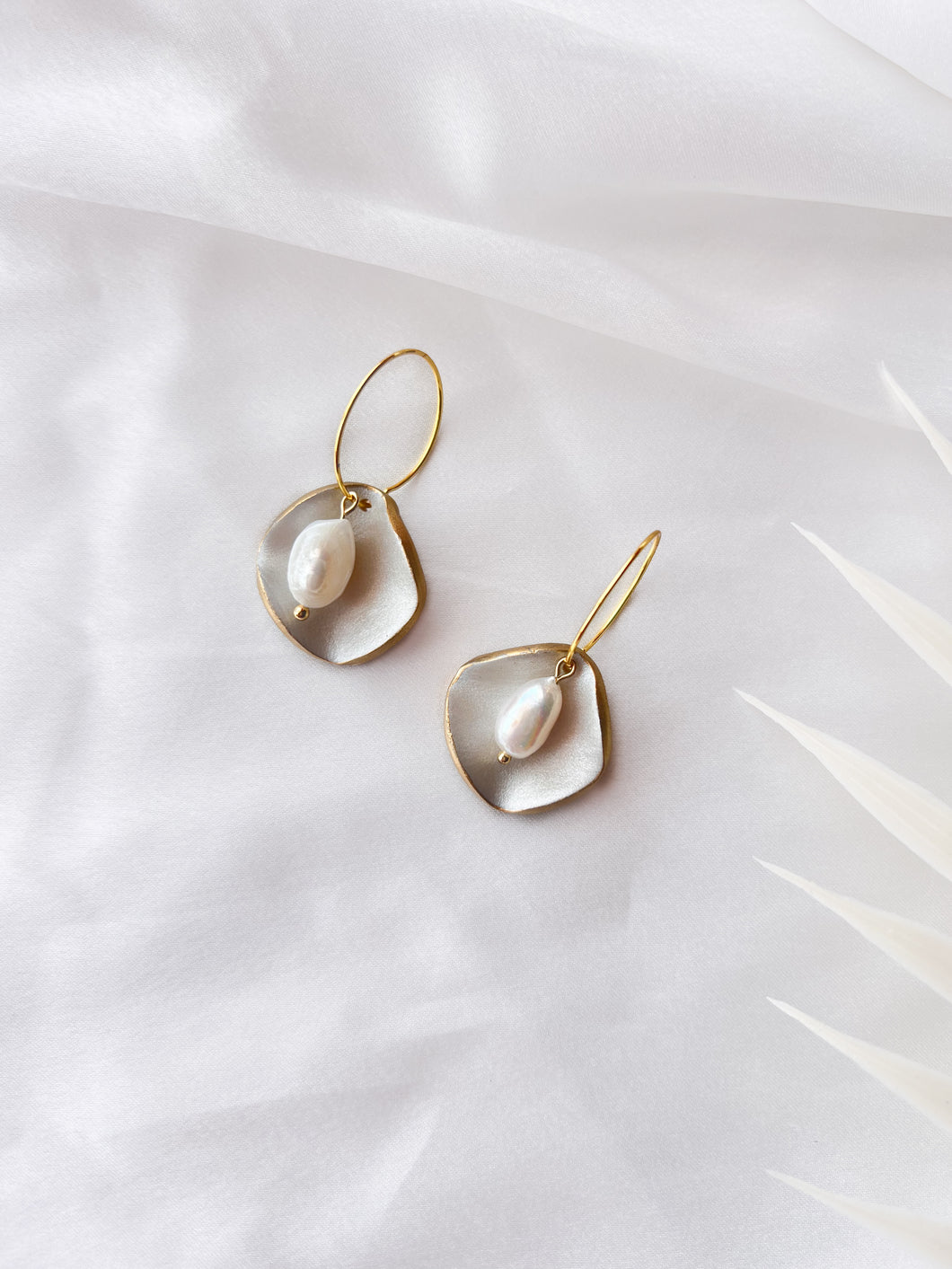 Pearl/Clay Hoops