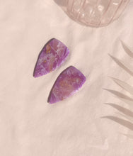 Load image into Gallery viewer, Large Dagger- Light Amethyst
